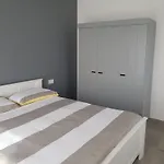 New Luxury In With Sea View 아파트 세리알레