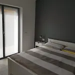 아파트 New Luxury In With Sea View 세리알레